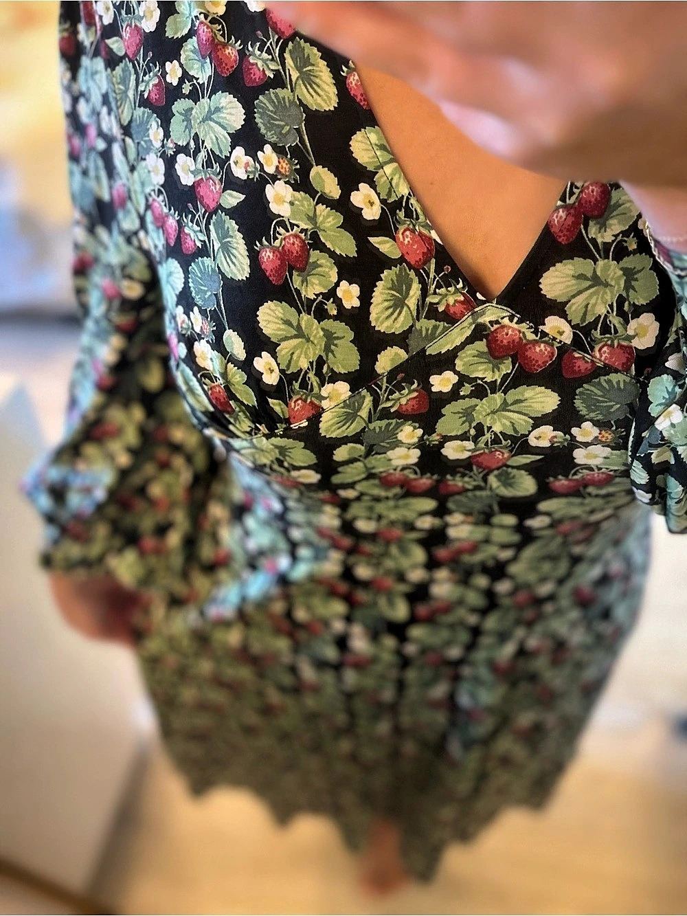 kate quinn strawberry vine Midi Dress in Black & Green Size Medium bamboo NWT - Picture 10 of 12
